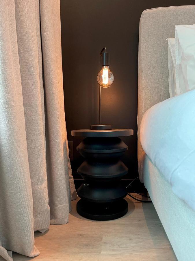 Apartment 3 Bedroom Art-nouveau With Free Parking *