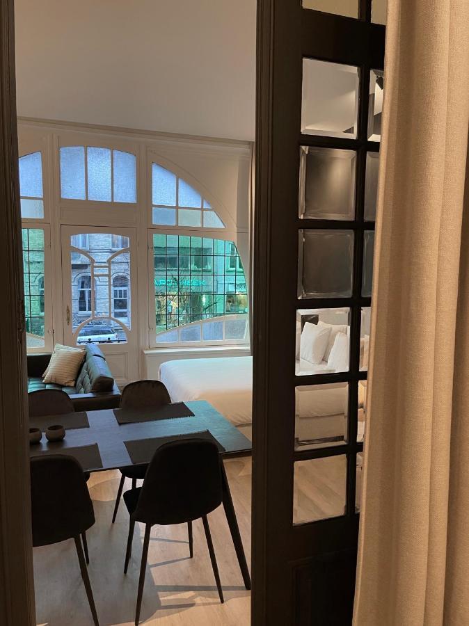 Apartment 3 Bedroom Art-nouveau With Free Parking