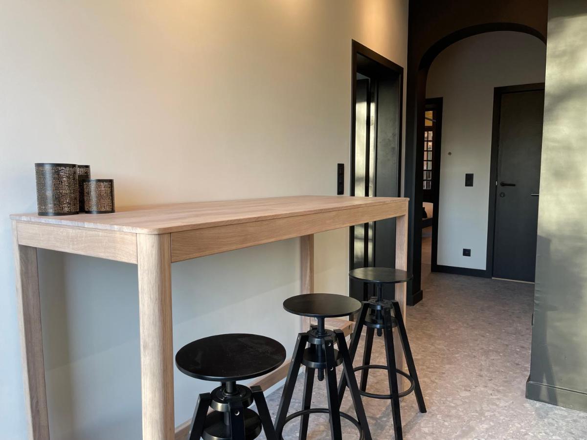 3 Bedroom Art-nouveau With Free Parking Apartment