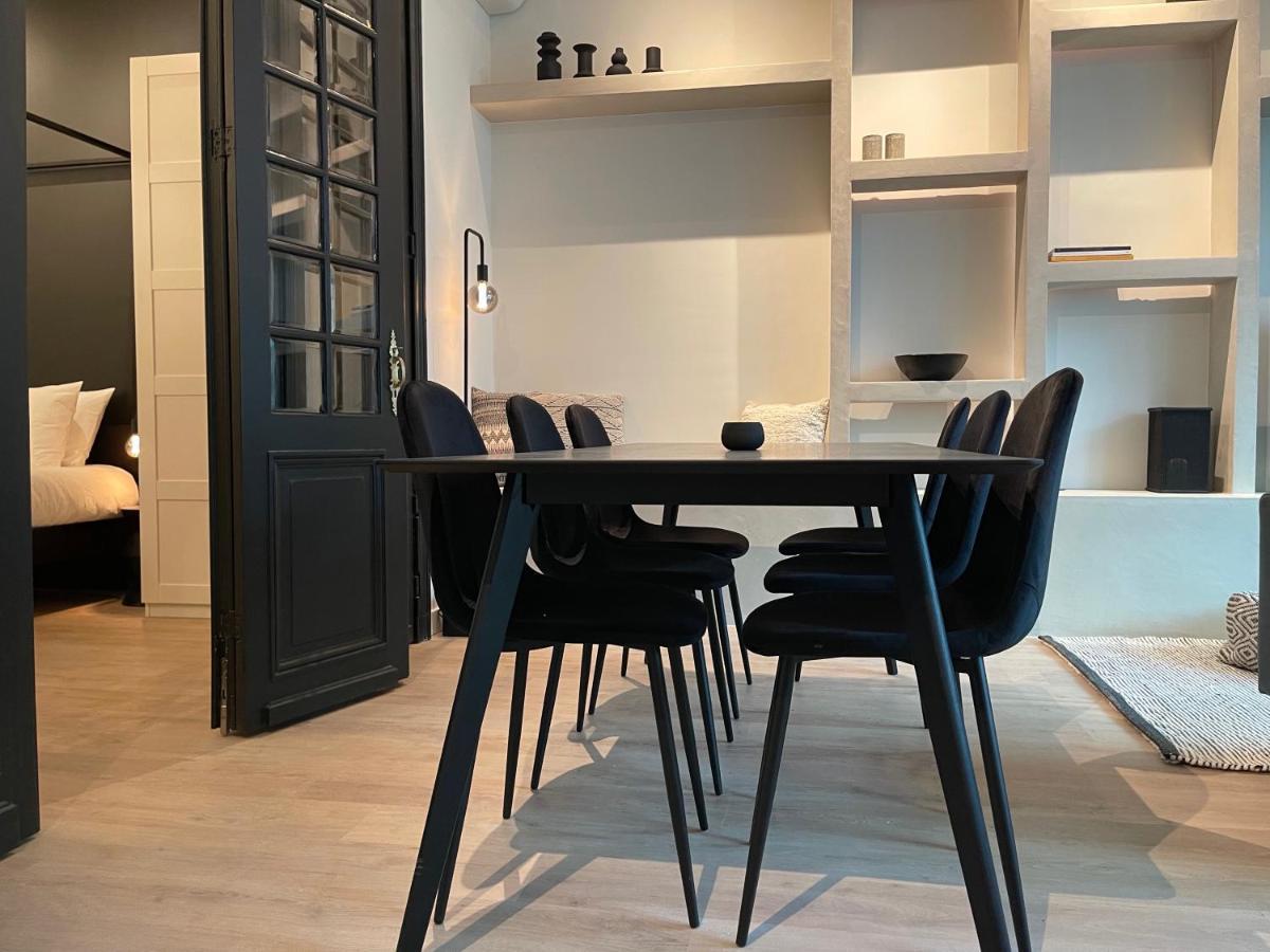 Apartment 3 Bedroom Art-nouveau With Free Parking